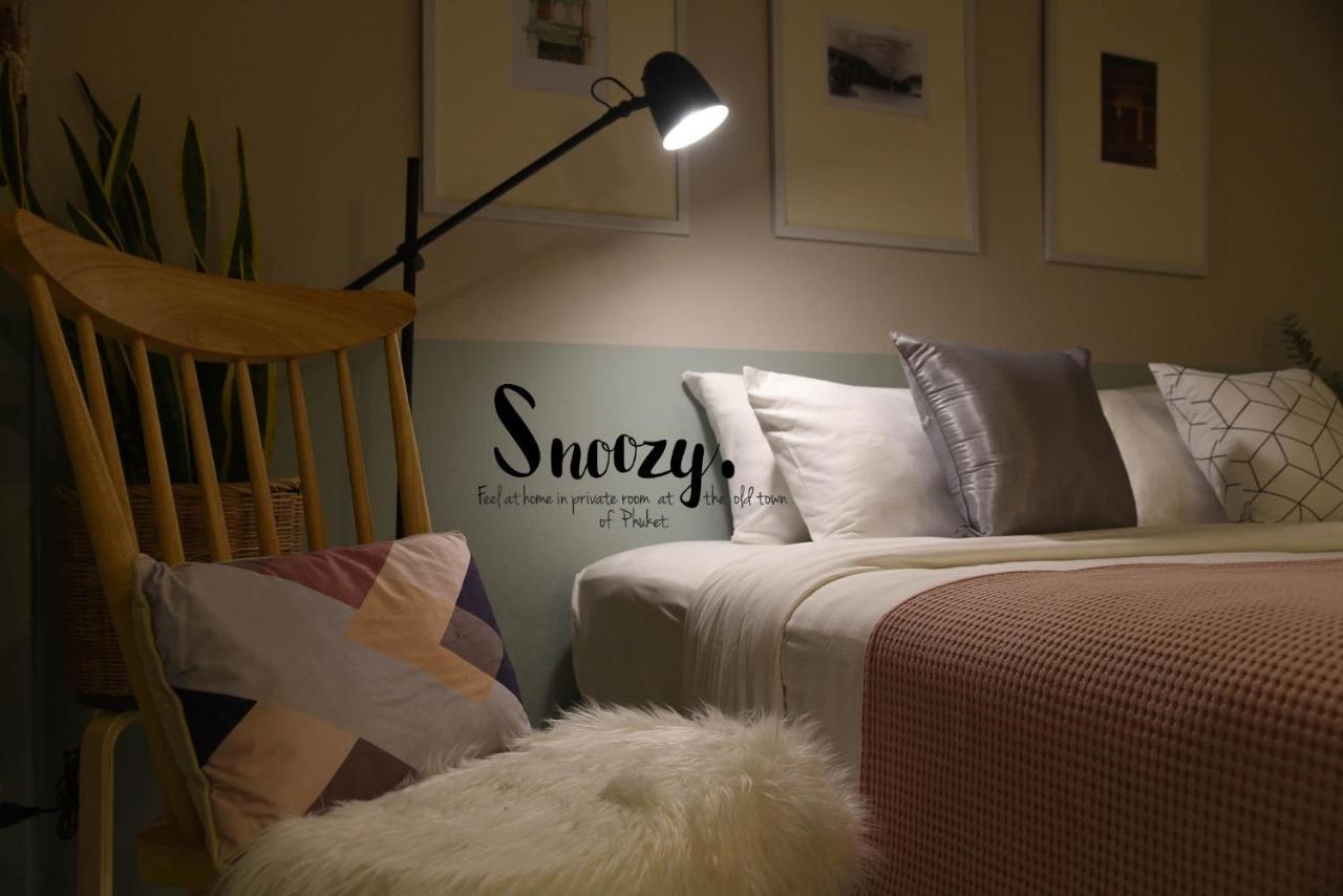 Snoozy Guesthouse Phuket Exteriör bild