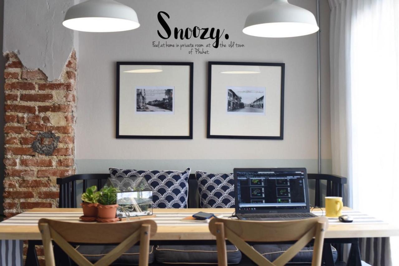 Snoozy Guesthouse Phuket Exteriör bild